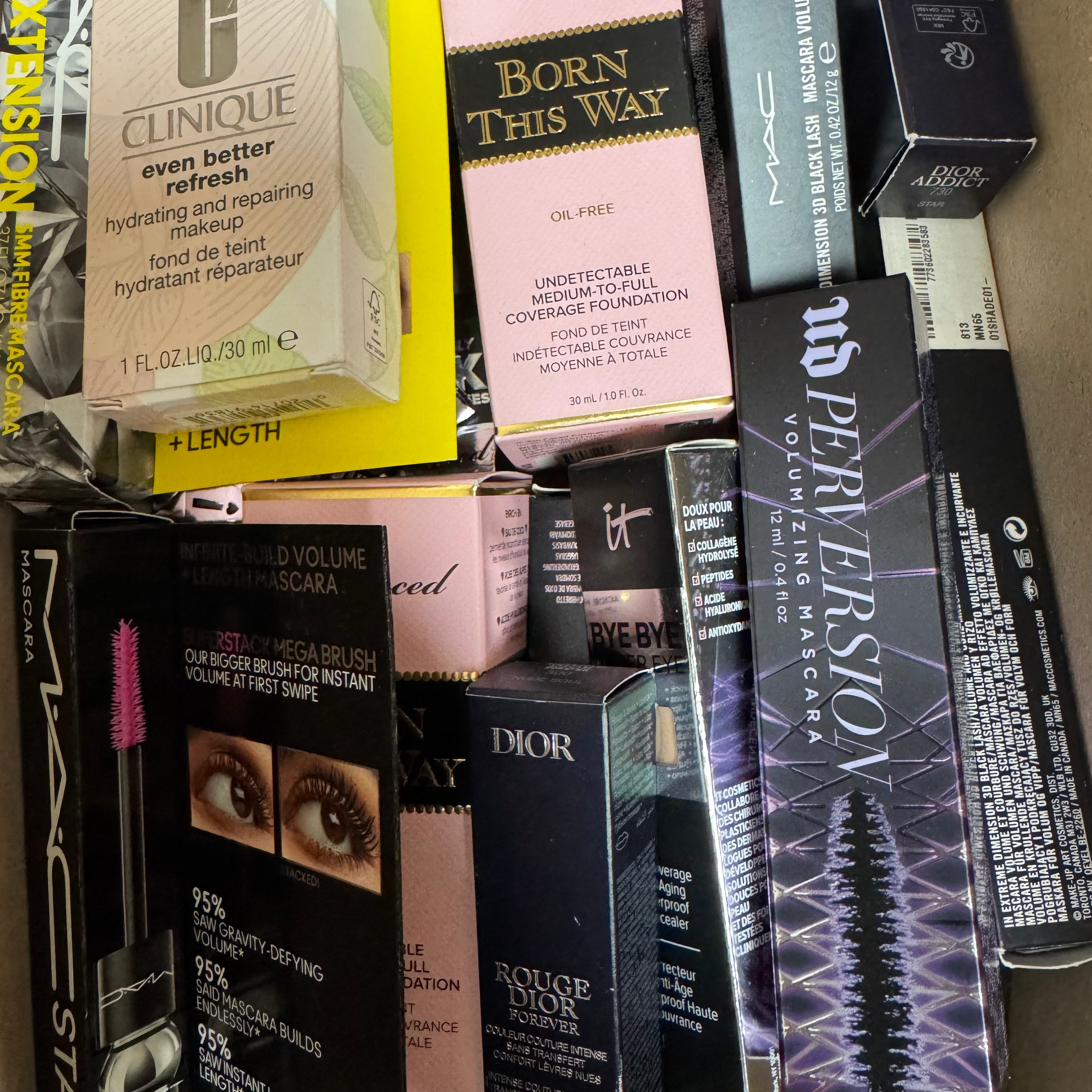 WHOLESALE ASSORTED HIGH END COSMETICS LOT BOXED - ASSORTED - 50 PIECE LOT